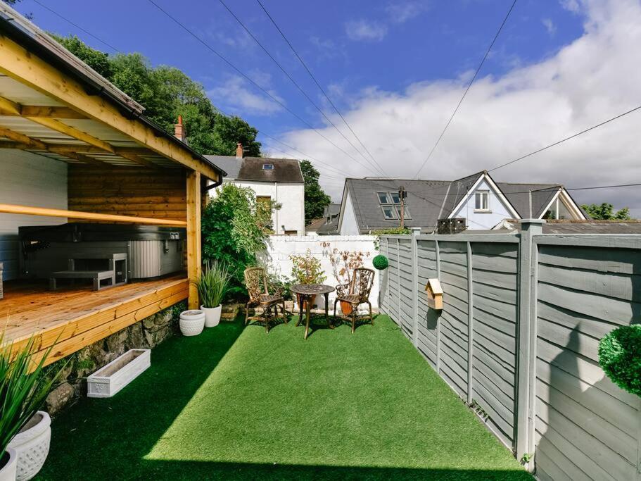 The Smugglers Hideout - Sleeps 4 - With Hot Tub The Mumbles