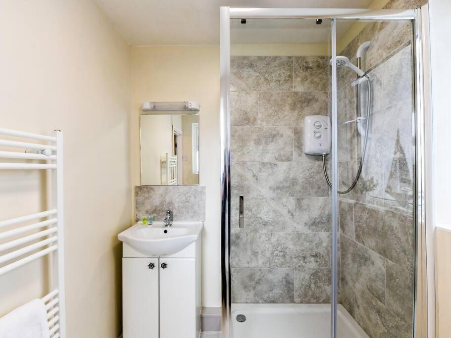 Holiday home The Smugglers Hideout - Sleeps 4 - With Hot Tub The Mumbles