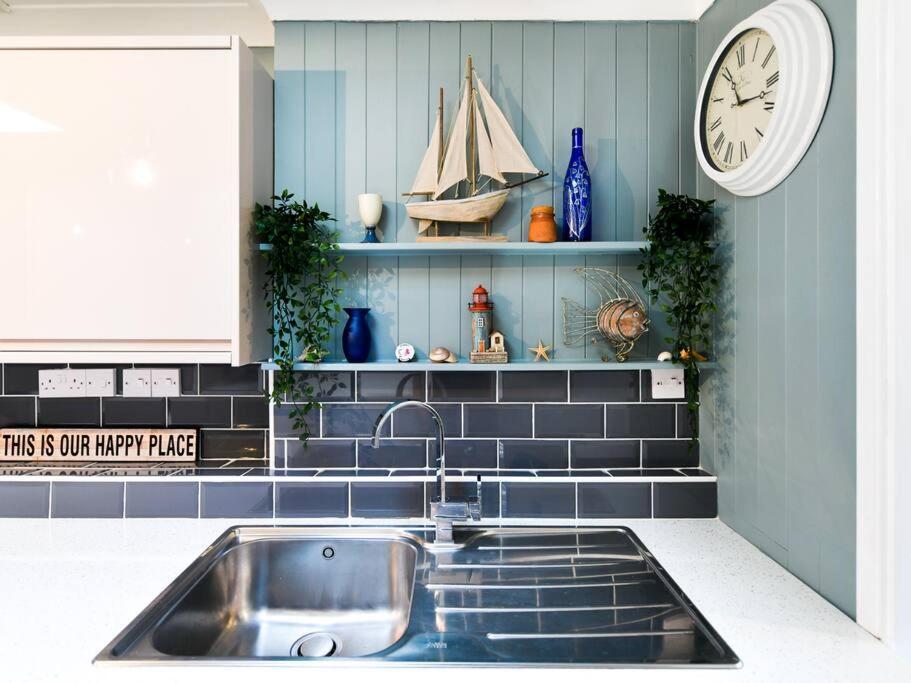 The Smugglers Hideout - Sleeps 4 - With Hot Tub * The Mumbles