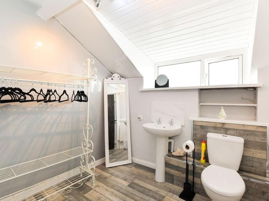 Holiday home The Smugglers Hideout - Sleeps 4 - With Hot Tub